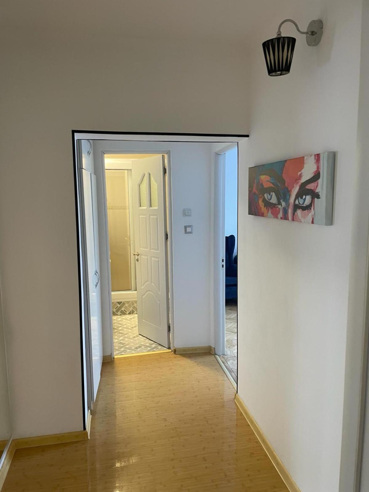 Emm Apartament - 100M Parc Si Metrou Tinererului Бухарест Екстер'єр фото
